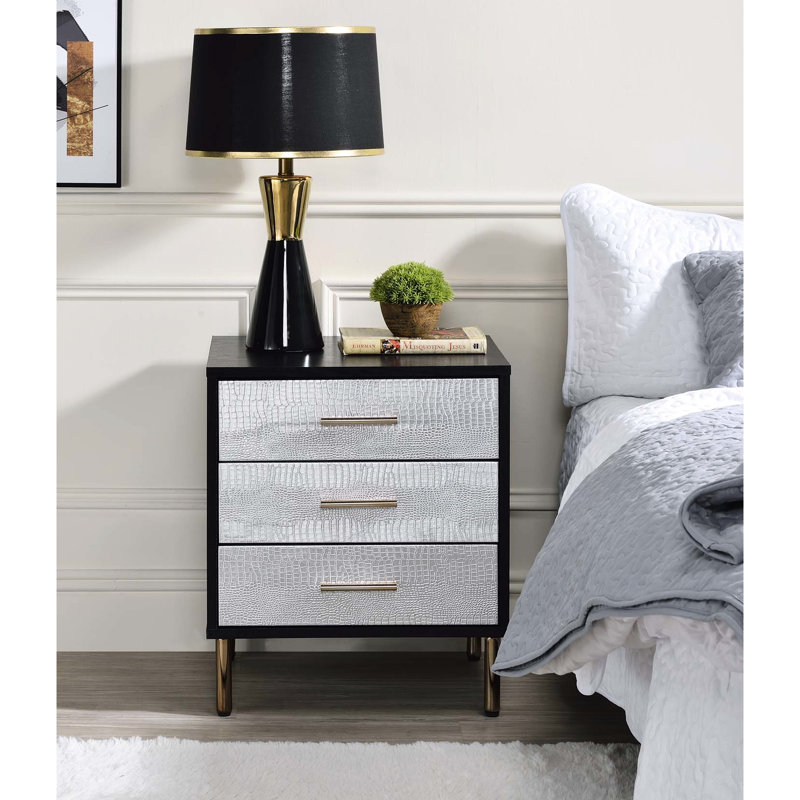 Table de chevet noire 3 avec pieds en métal et design élégant pour la chambre à coucher 3 tiroirs modernes en noir, argent doré