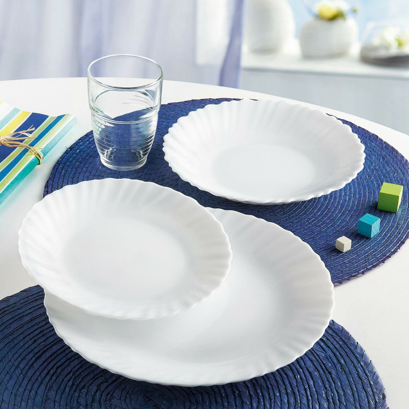 18 Piece Dinnerware Set - Service for 6