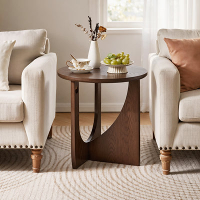 Table de bout Mid-Century moderne en bois de noyer avec base sculpturale