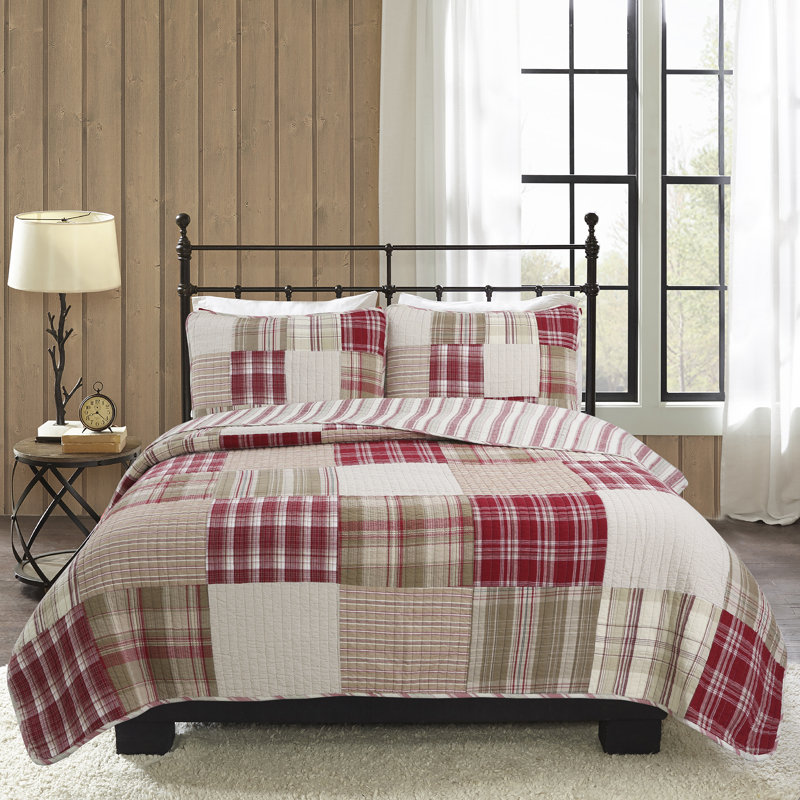 King Red and Beige Cotton Reversible Patchwork Quilt Set