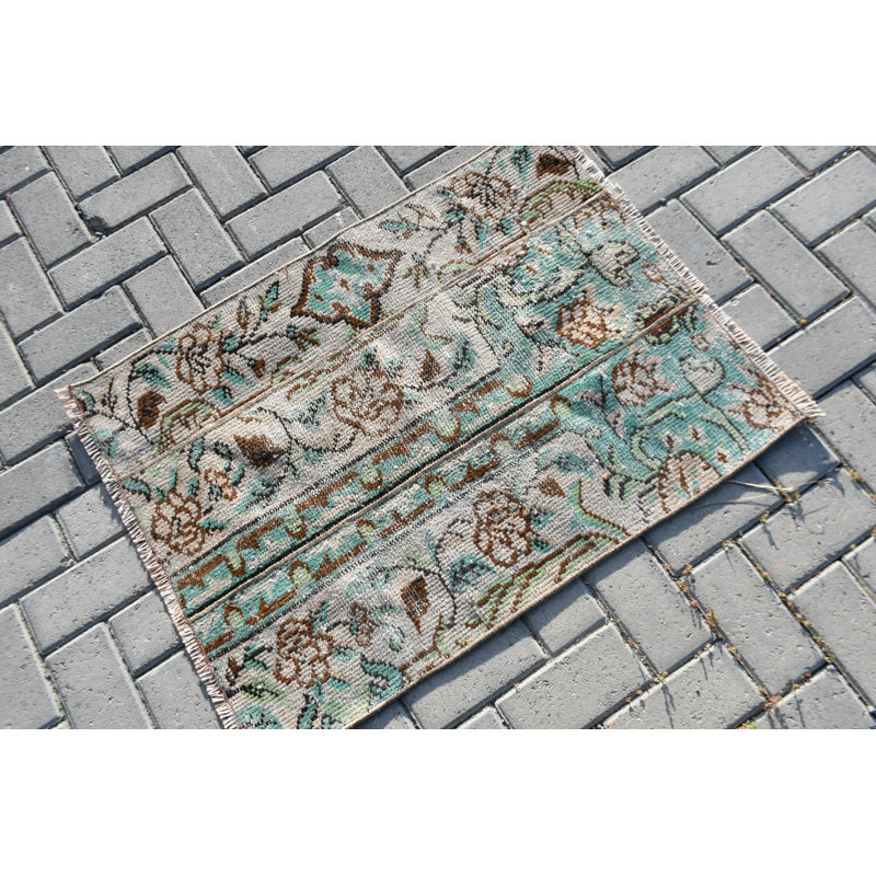 Charmant petit tapis turc rétro vert idéal pour la décoration intérieure et l'accentuation de la salle de bain