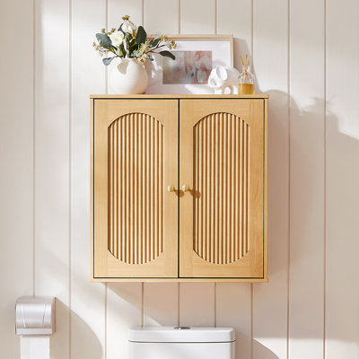 Armoire de salle de bain murale avec panneau de porte cannelé et tablette réglable, chêne naturel, 1 pièce