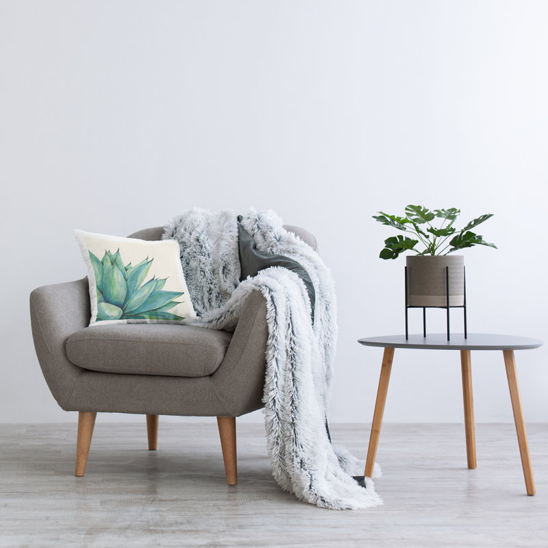 Coussin vert à motif de plante grasse imprimée par Stephanie Workman Marrott