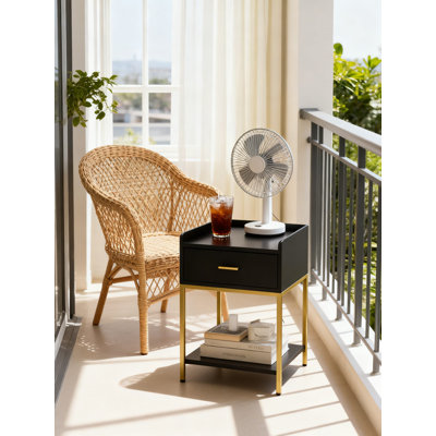 Table de chevet moderne à 3 niveaux avec tiroir de rangement et tablette, table de chevet minimaliste pour les petits espaces, table de bout compacte pour la chambre à coucher et le salon
