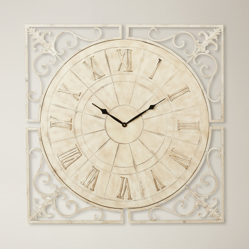 Horloge murale surdimensionnée