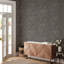 Murale géométrique Art déco - Papier peint à motif de cubes 3D texturé amovible, gris anthracite et doré, pour un mur décoratif dramatique