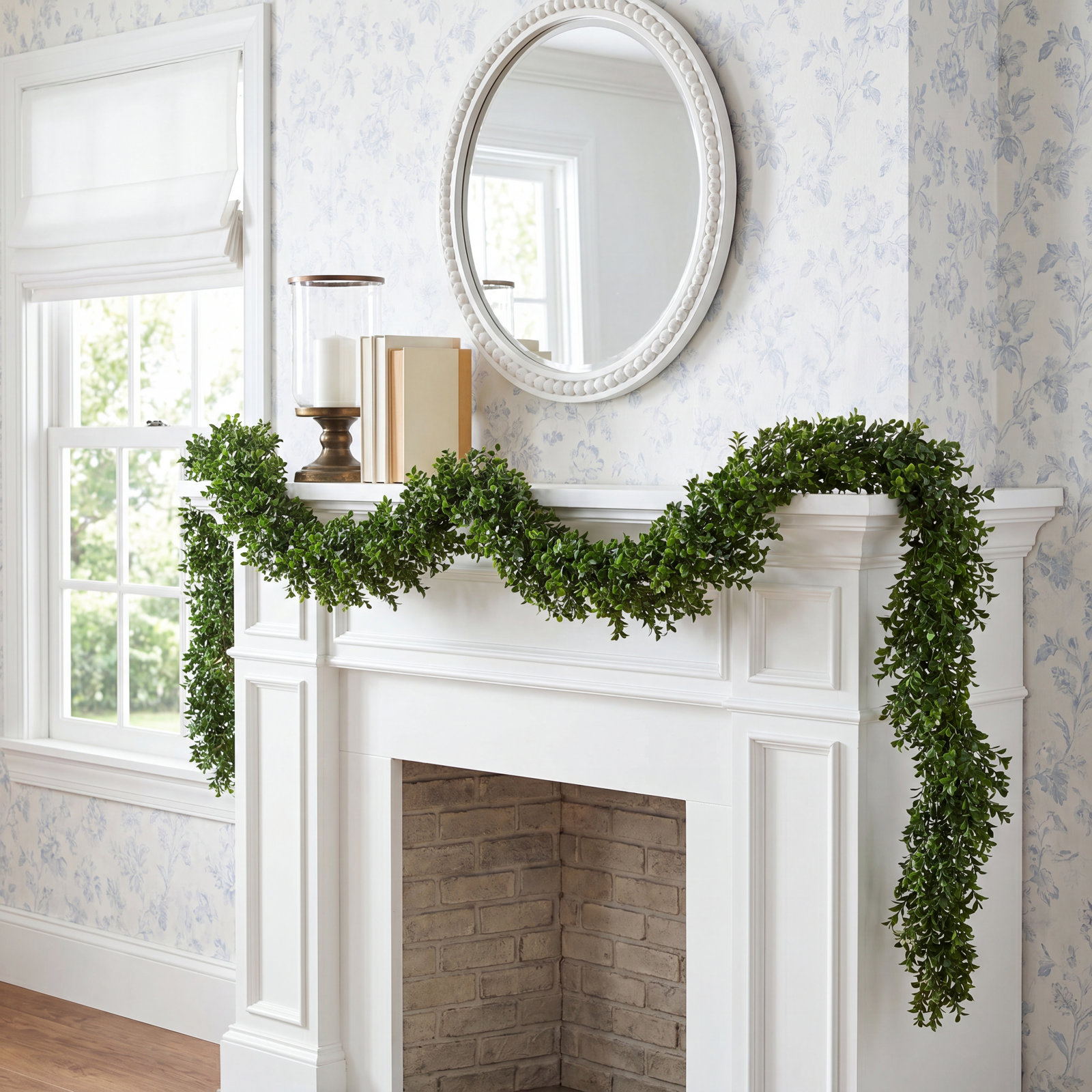 61.81'' in. Faux Boxwood Garland