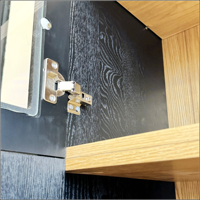 Vitrine haute 74,5 po avec portes en verre