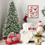 Arbre de Noël 7 pi avec 2178 pointes, baies rouges et pommes de pin - Branches PE + PVC enneigées, conception à charnières pour une installation facile, support en métal robuste - Décoration d'arbre de Noël naturelle-118032749
