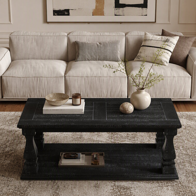Table basse rustique vieillie, avec plateau en planches lourdes et pieds balustres carrés, salon rustique de 47,24 po de long 
Table avec tablette de rangement
