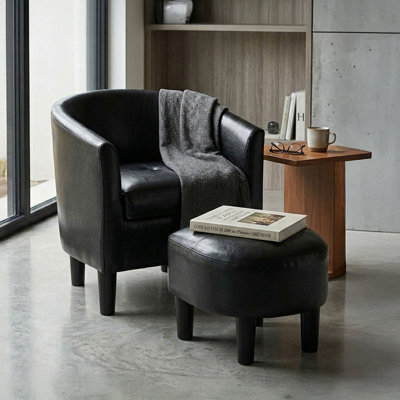 Chaise d'appoint moderne rembourrée en similicuir noir avec repose-pieds
