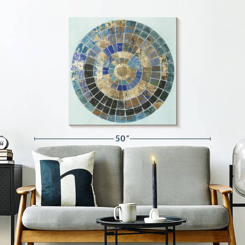Avery Ionic, 30" H x 30" W