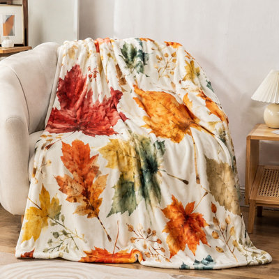 Cozy Autumn Leaf Print Fleece Throw Blanket, Warm Lightweight Plush Bed Blanket for Sofa Couch Bedroom Living Room Home Decoration