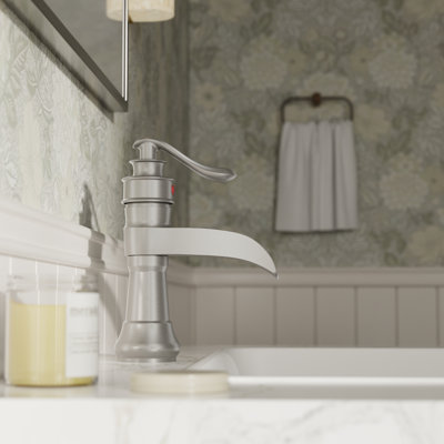 Single-handle Bathroom Faucet with Drain Assembly