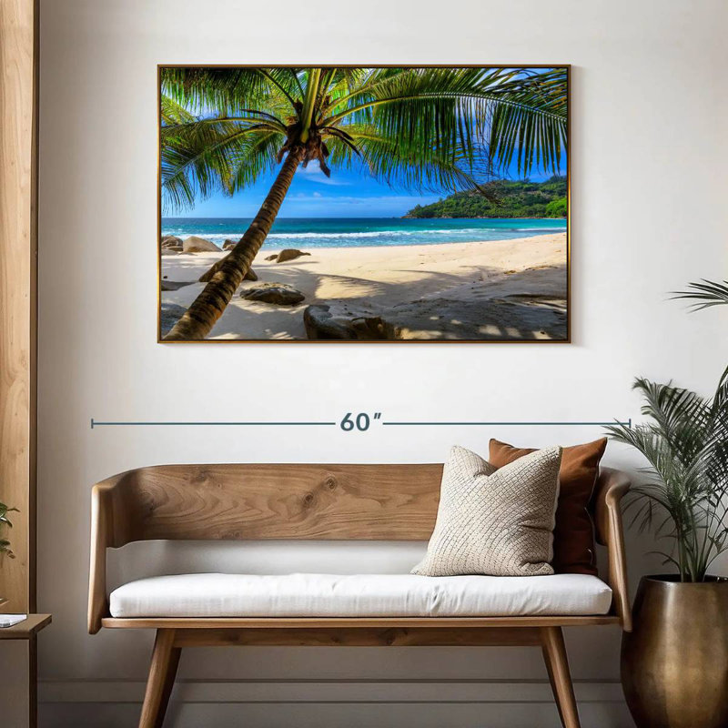 Palmier sur une plage de sable, 46 po x 31 po, Cadre flottant doré