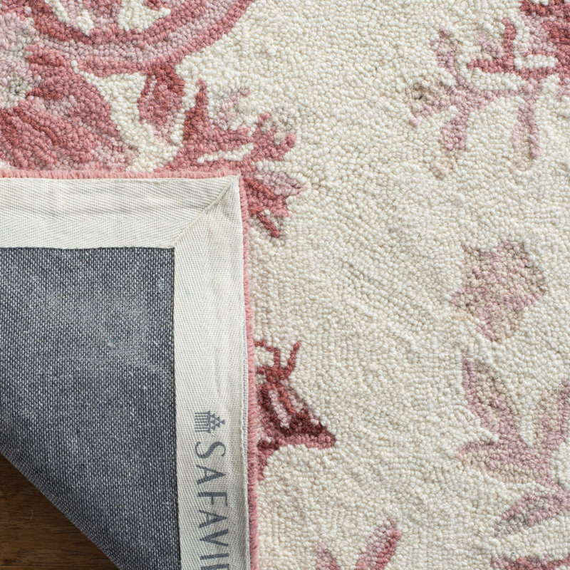 Jonsson Hand Hooked Wool Floral Rug, Rectangle 2'9" x 4'9"