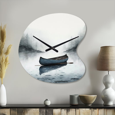 «Canoe On The Lake I» - Horloges asymétriques en métal pour bateau, horloge murale de forme irrégulière grise