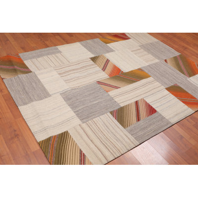 Tapis beige en laine à tissage plat fait main Craver