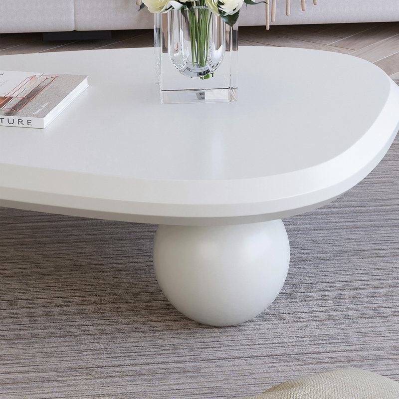 Table basse moderne en bois avec design spécial pour petits espaces