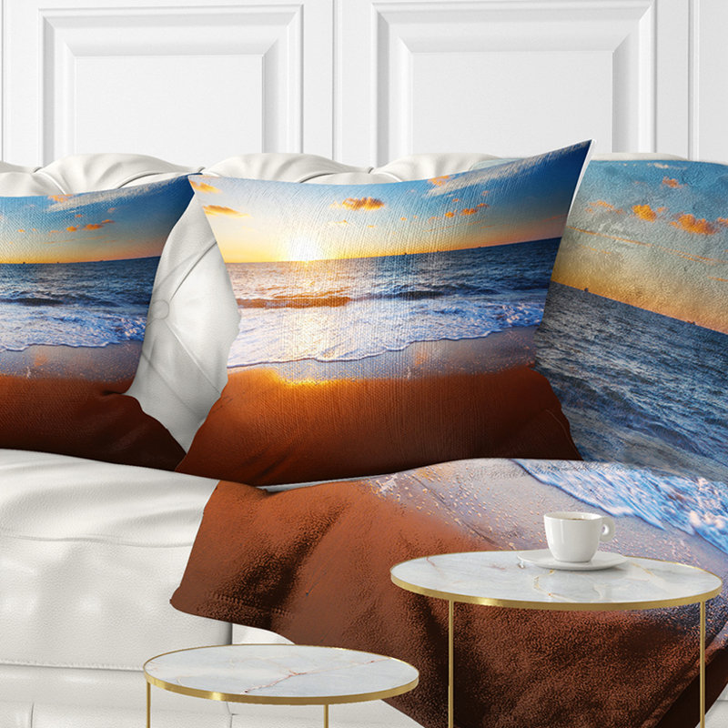 Blue Sea and Sky avec plage de sable - oreiller imprimé Sea & Shore, 16 po x 1 po, Coussin décoratif