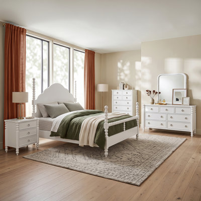 Ensemble de chambre à coucher 5 pièces Coulson: grand lit à affiche avec 3 colonnes de hauteur interchangeables, commode, miroir, table de chevet et commode, finition blanche