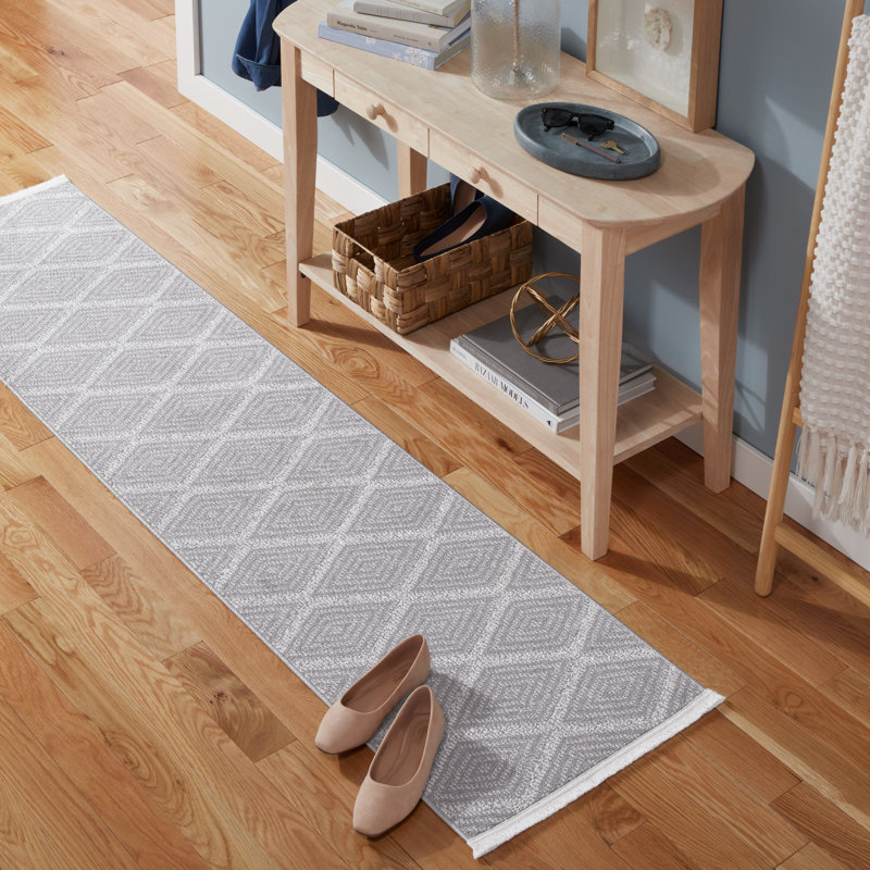 TOWN & COUNTRY EVERYDAY Rein Solid Diamond Everwash Non-Slip Backing Washable Area Rug Grey, Runner 1'9" x 7'2"