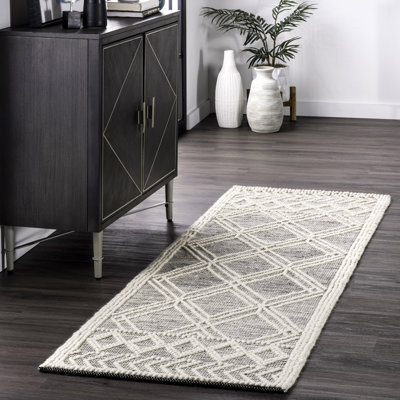 Hathorn Moroccan Trellis Handmade Tufted Black/White Wool Rug