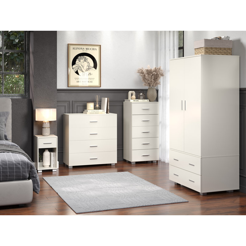 Kowtko White gloss 4 Drawer Chest