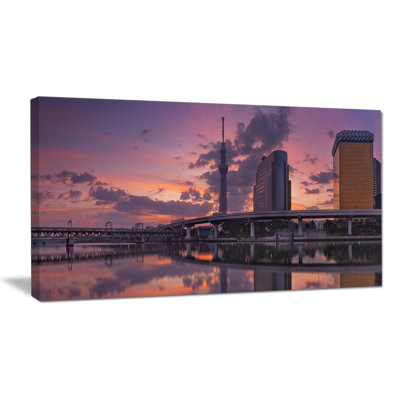 «Tokyo Sky Tree and Sumida River», reproduction de photo sur toile tendue
