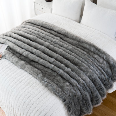Faux Fur Throw Blanket with Artificial Mink Backing 