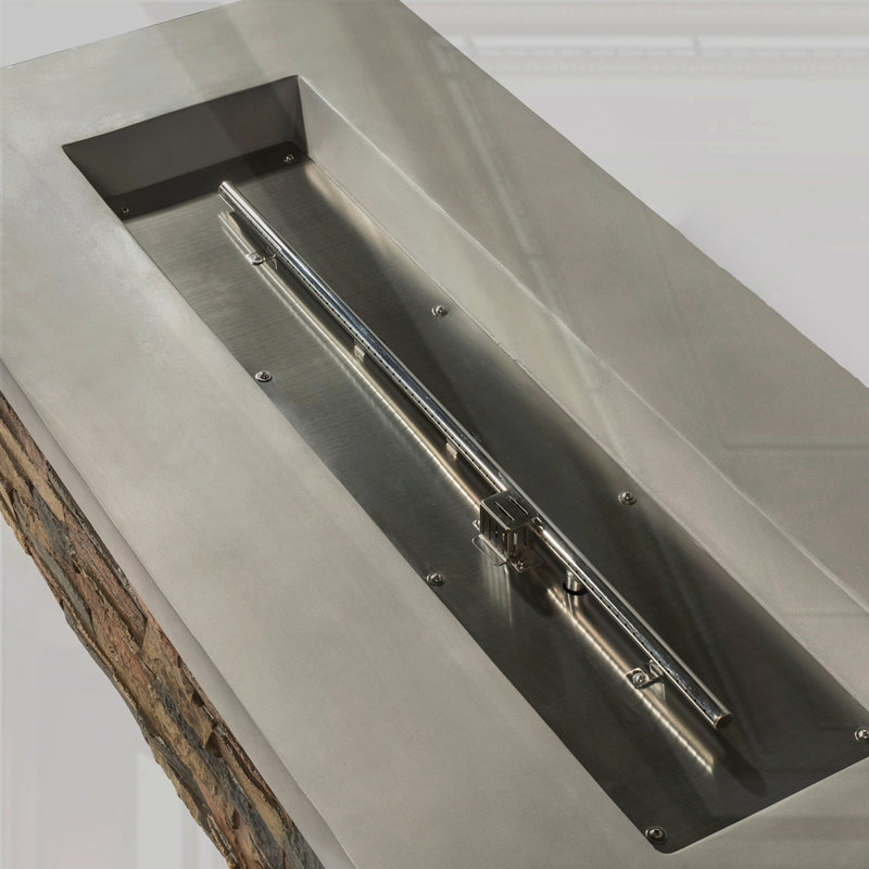 Table de foyer d'extérieur en béton avec aspect pierre au propane