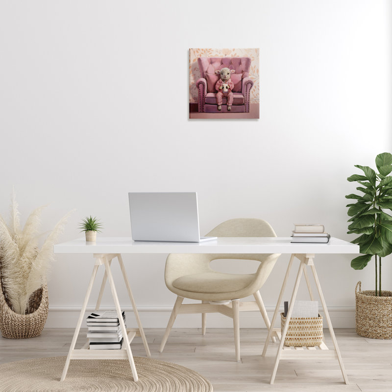 «Baby Cow in Pink Chair» par Lucia Heffernan, H 30 po x l 30 po x P 1,5 po