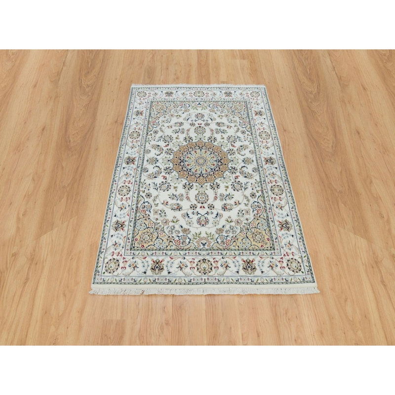 4'7"x6'8" Powder White Nain Medallion Flower Design 250 KPSI Pure Wool Hand Knotted Rug 4BFFE38981EF4BA9AB2F40FA3C4456CD