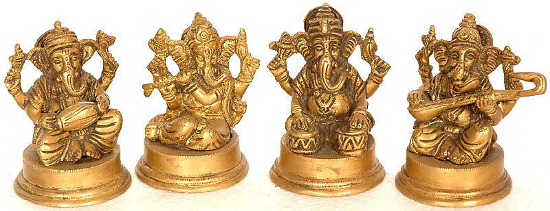 Ensemble de quatre petites sculptures musicales de Ganesha