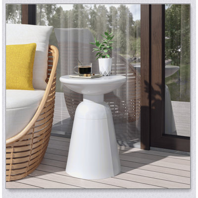 Table de bout d'extérieur en métal durable avec fer thermolaqué, pour les espaces modernes et minimalistes