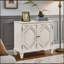 Buffet rétro en bois avec rangement spacieux, décor géométrique symétrique et utilisation polyvalente