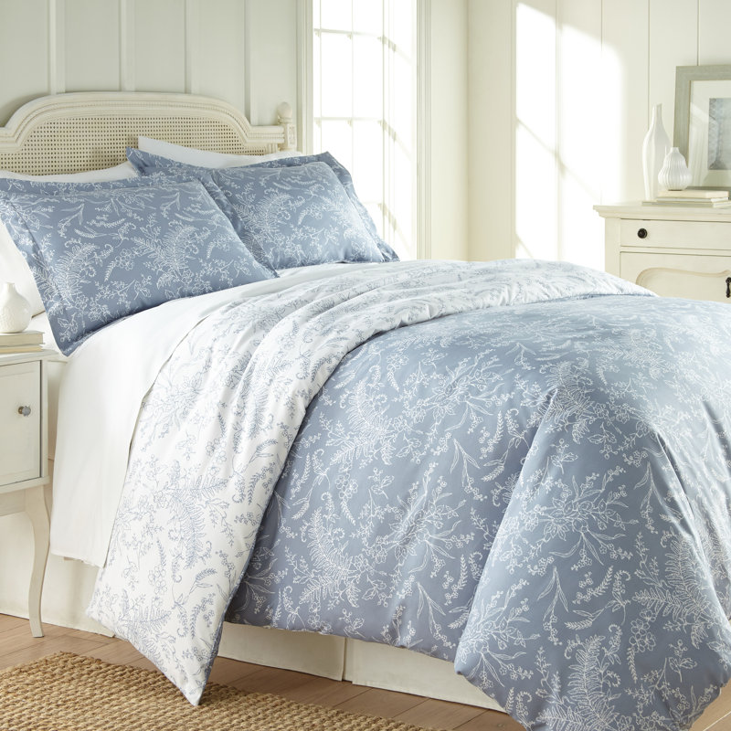 Winter Brush Reversible Comforter Set, Full/Queen Comforter + 2 Shams, Blue