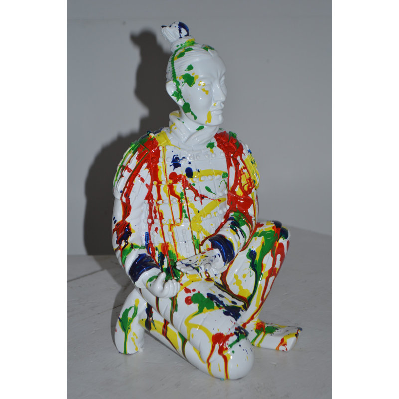 Statue moderne moderne en résine d'homme chinois moderne - Taille: L 7 po x l 8 po x H 13 po.