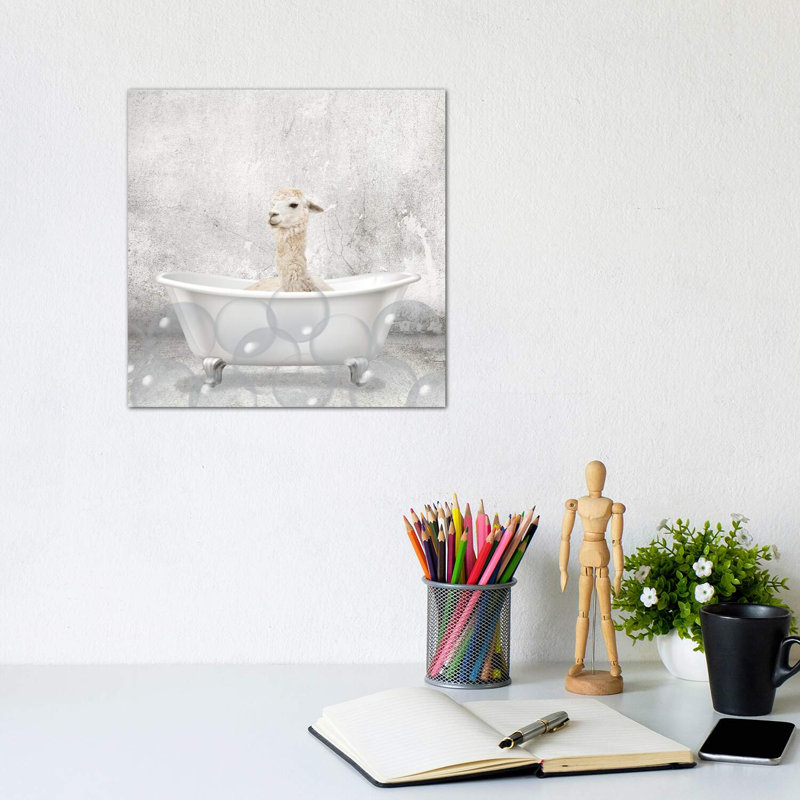 «Baby Llama Bath» par Kimberly Allen - impression d'art graphique, H 12 po x l 12 po x P 0,75 po, Toile tendue