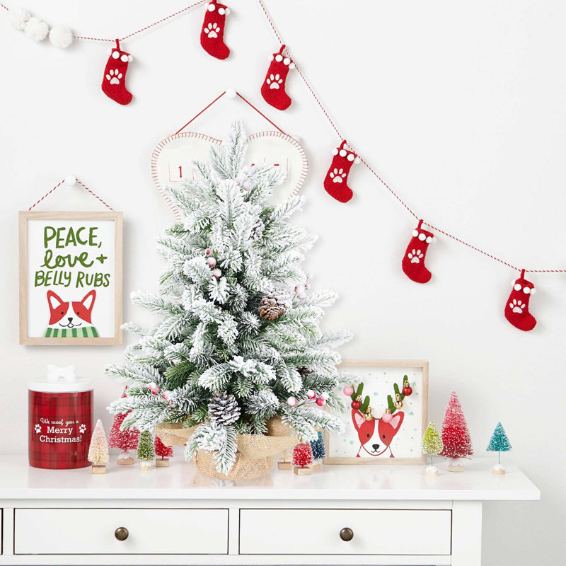 Arbre de Noël de table enneigé 3 pi avec 14 pommes de pin et 14 Berrie rouges