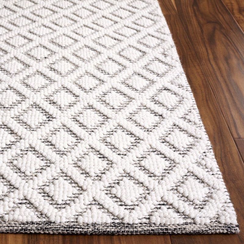 Nystead Geometric Handwoven Wool Ivory/Gray Area Rug, Rectangle 5' x 8'