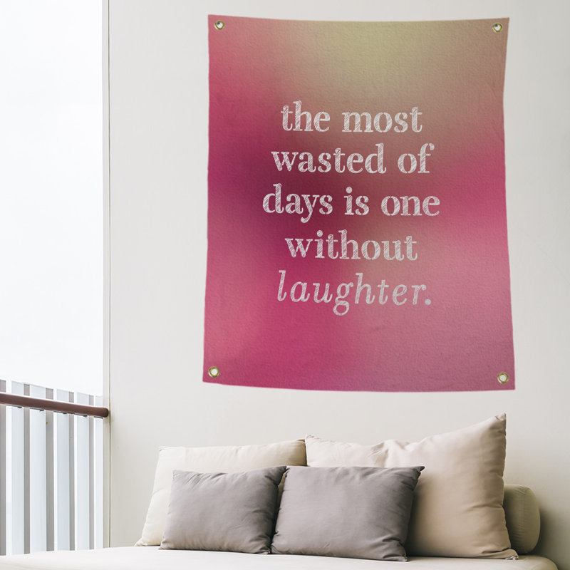 Tapisserie en polyester pour citation de rire, H 59 pi x l 50 po, Lueur rose