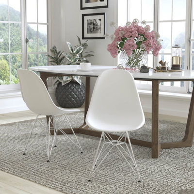 Chaise en plastique Daker avec base chromée