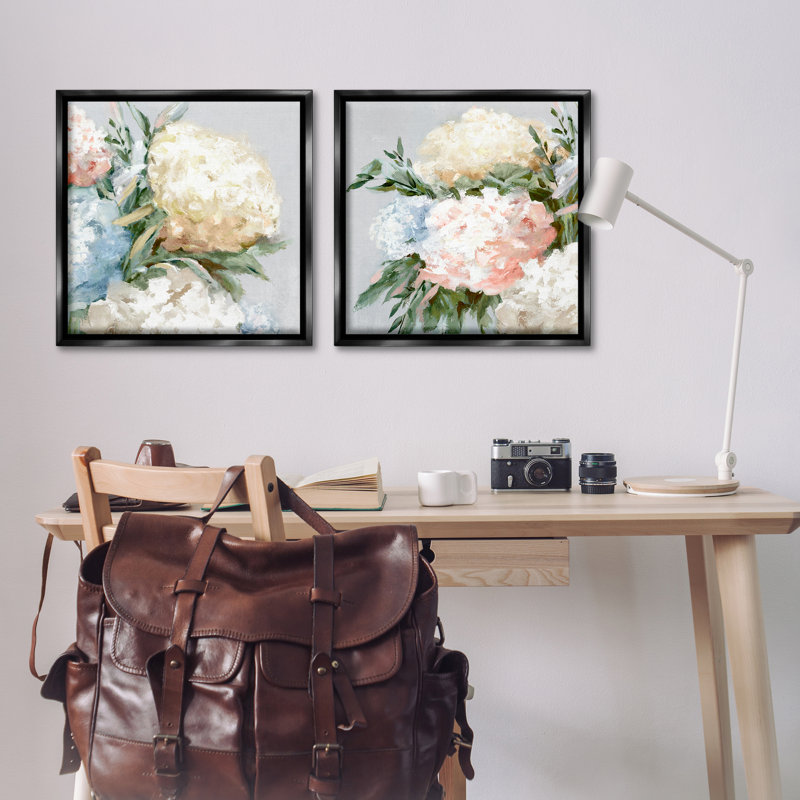  Ensemble de 2 toiles flottantes encadrées Pastel Blooming Hydrangeas par Alex Black, H 25 po x l 25 po
