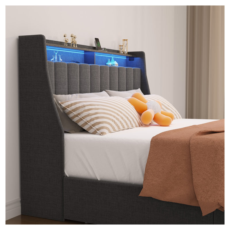 Structure de lit grand format avec tête de lit à DEL RVB, 4 tiroirs de rangement sous le lit et tablettes de chargement - Lit plateforme en lin gris foncé