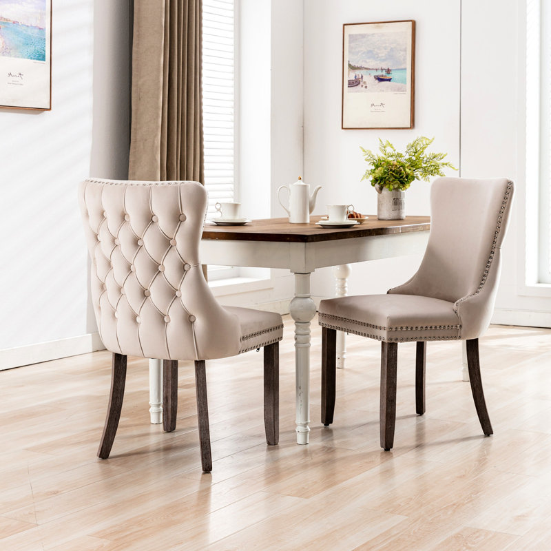 Chaise de salle à manger rembourrée beige avec 2 chaises Pieds en bois massif. Dossier haut confortable. Coussin de siège en mousse. Chevilles réglables. Paire de chaises Sw8809bg. Soutien du dos.