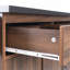 Îlot de cuisine avec armoire de rangement pour poubelle, chariot de cuisine avec abattant, support à épices, porte-serviettes et tiroir, îlot de cuisine sur roulettes avec tablette réglable