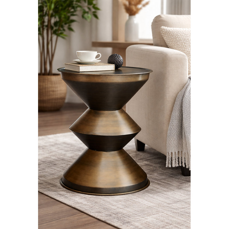 Table d'échecs en laiton antique, Laiton antique