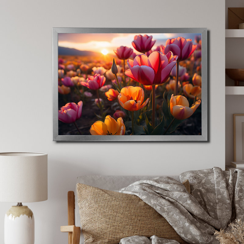 Tulipes «Fields of Color V», reproduction sur toile, H 30 po x l 40 po x P 1,5 po, Cadre simple argenté