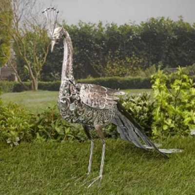 Hamer Weather Resistant Metal Garden Statue